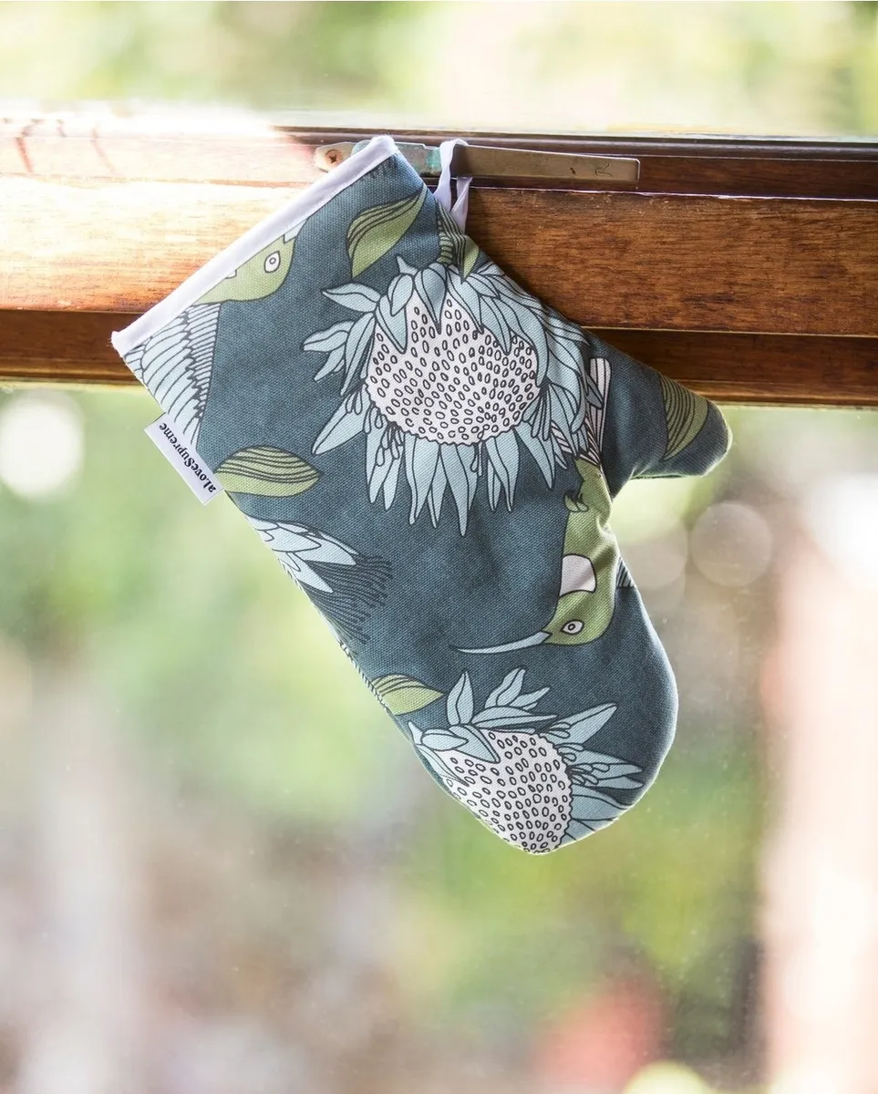 em-single-oven-glove-protea-blue-on-gunmetal-01