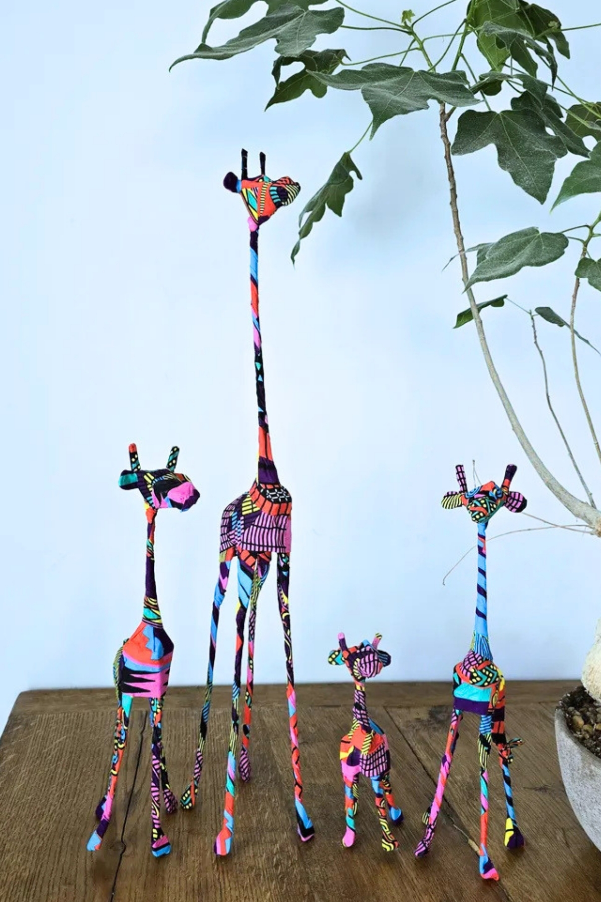 em-home-decor-giraffe-purple-pops-collection-01